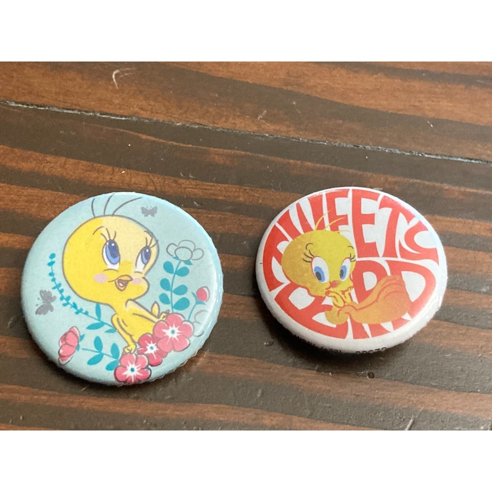 Lot of 2 Tweety Bird Pin Button Badges Flowers Looney Tunes Cartoon Character‎